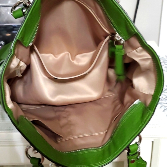 Coach Gallery Green Leather Zipper Pockets Double Handles Tote Bag💚🍏 - Picture 15 of 17